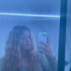 Meet your Posher, Avery